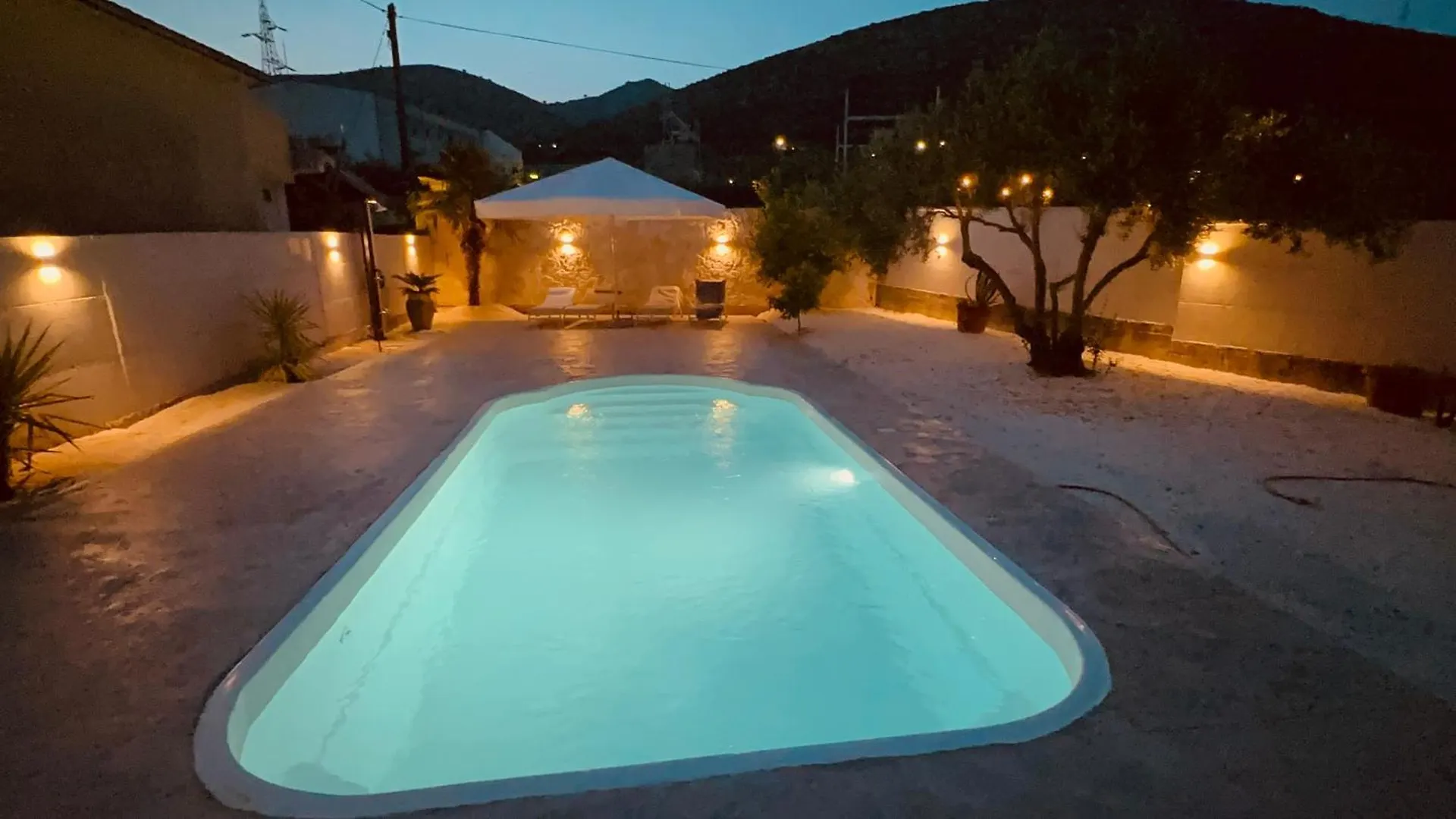 Casa Loro Mit Meerblick Und Privatem Pool Trogir Lejlighed