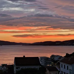 Apartment Island, Trogir